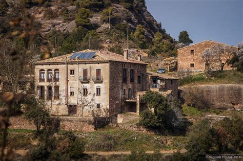 el puig de la balma|El Puig de la Balma, una masia catalana en Mura incrustada en。